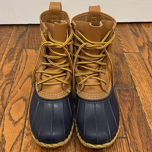 L. L. Bean Women’s Bean Boots 8” (Size D W = 8 Wide) - Picture 2 of 11